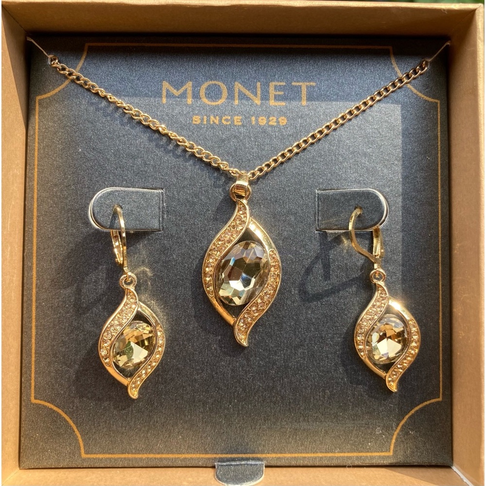 🔥3/$25 Monet Jewelry 2 piece Jewelry Set